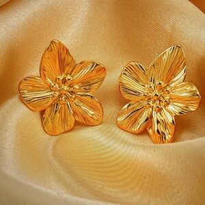 Gold Floral Earrings